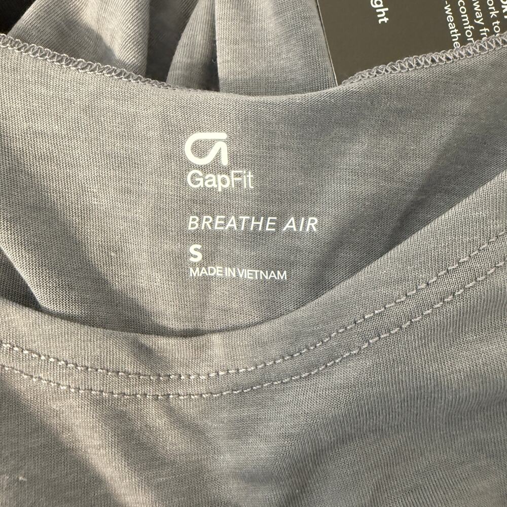 GAPFit Breathe Air Long Sleeve Open Back Athletic Top NWT Light Blue Small - Picture 5 of 10